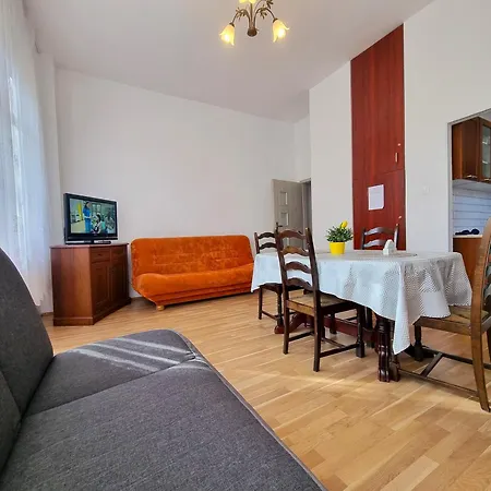 Euro24 Topola - Centrum, Blisko Skm 公寓